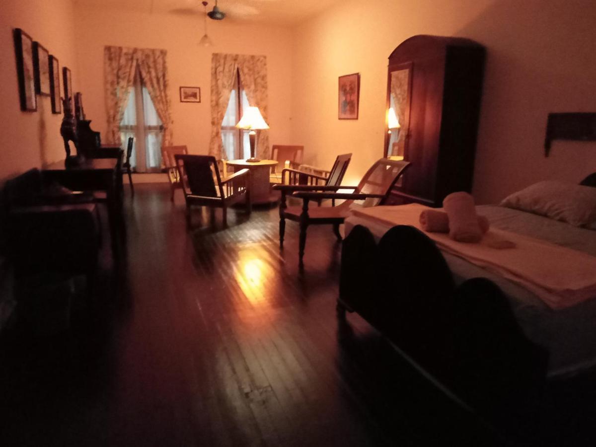 ملقا Colin'S Place المظهر الخارجي الصورة